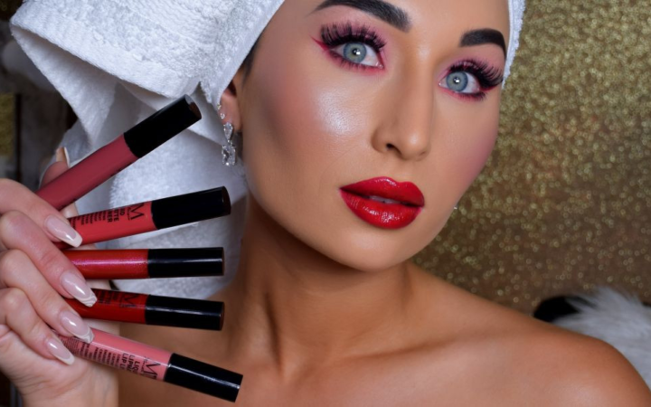 Valentine’s 🌹 makeup kits from just R699 now available 💋