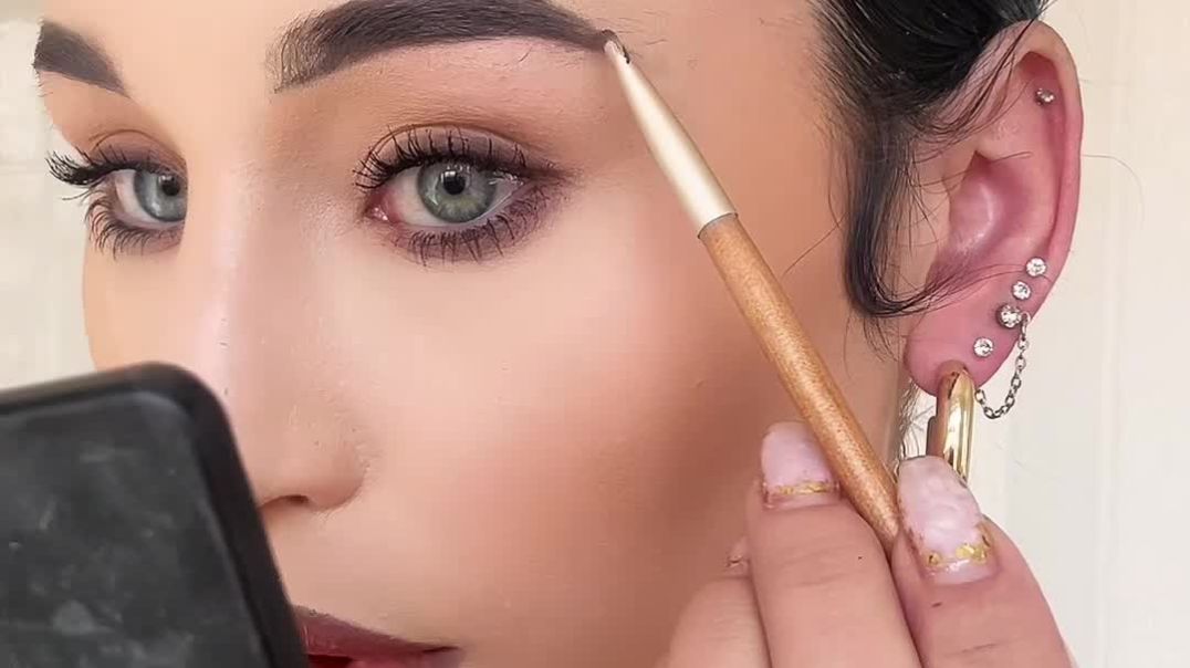 ⁣Brow Tattoo Tutorial